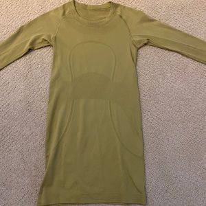 Lululemon Swiftly Tech